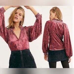 Free People Go Get ‘Em Crushed Velvet Peasant Top Size: XS